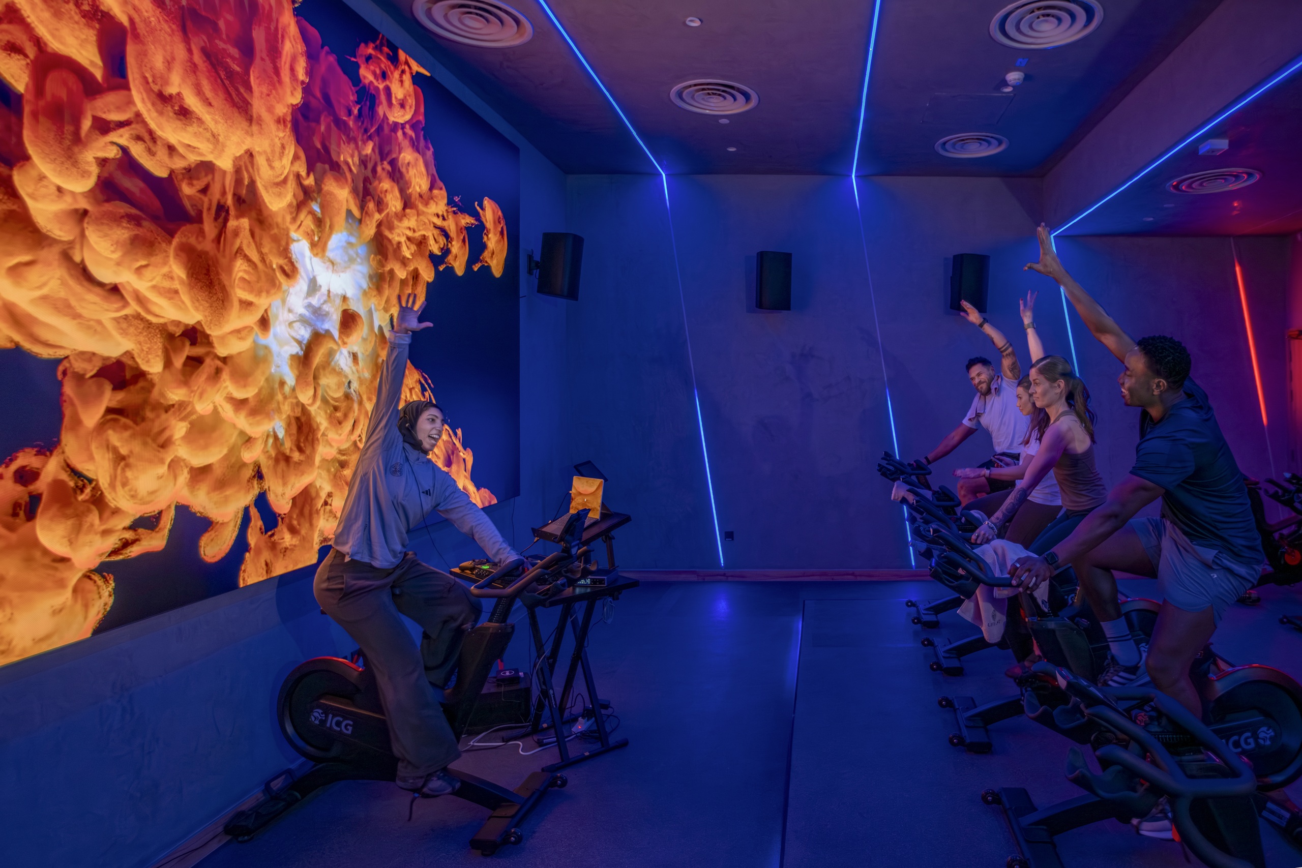 LifeLab members sharing a group wellness experience